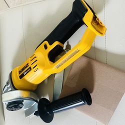  DEWALT 20V MAX Cordless 4.5 in. - 5 in. Angle Grinder (Tool Only)