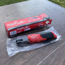 Milwaukee M12 FUEL Brushless Cordless High Speed 3/8 in. Ratchet 