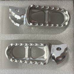 Surron Pegs