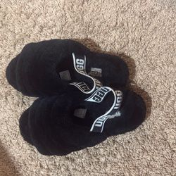 Women’s Uggs Slippers 