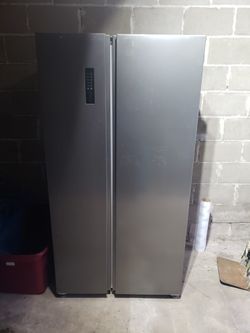 Brand New Side By Side Stainless Steel Refrigerator Frigidaire
