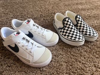 Youth BUNDLE Size 1.5Y Nike and Vans