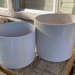 4 Flower Pots  Good Quality Different Sizes 