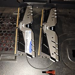 8 gb x2 ddr4 dark T force 