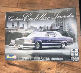 REVELL MODEL KIT