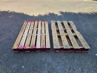 Free pallets 2 available