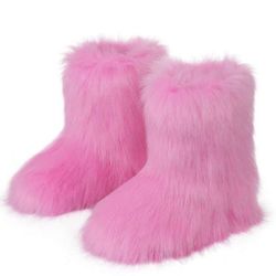 Fur Boots Size 7 ( Never been Used ) 