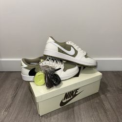 Jordan 1 Travis Scott low  Golf ‘Neutral Olive 🫒 ‘