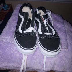 New Vans Size 4.5 !! 25$ /$20.00