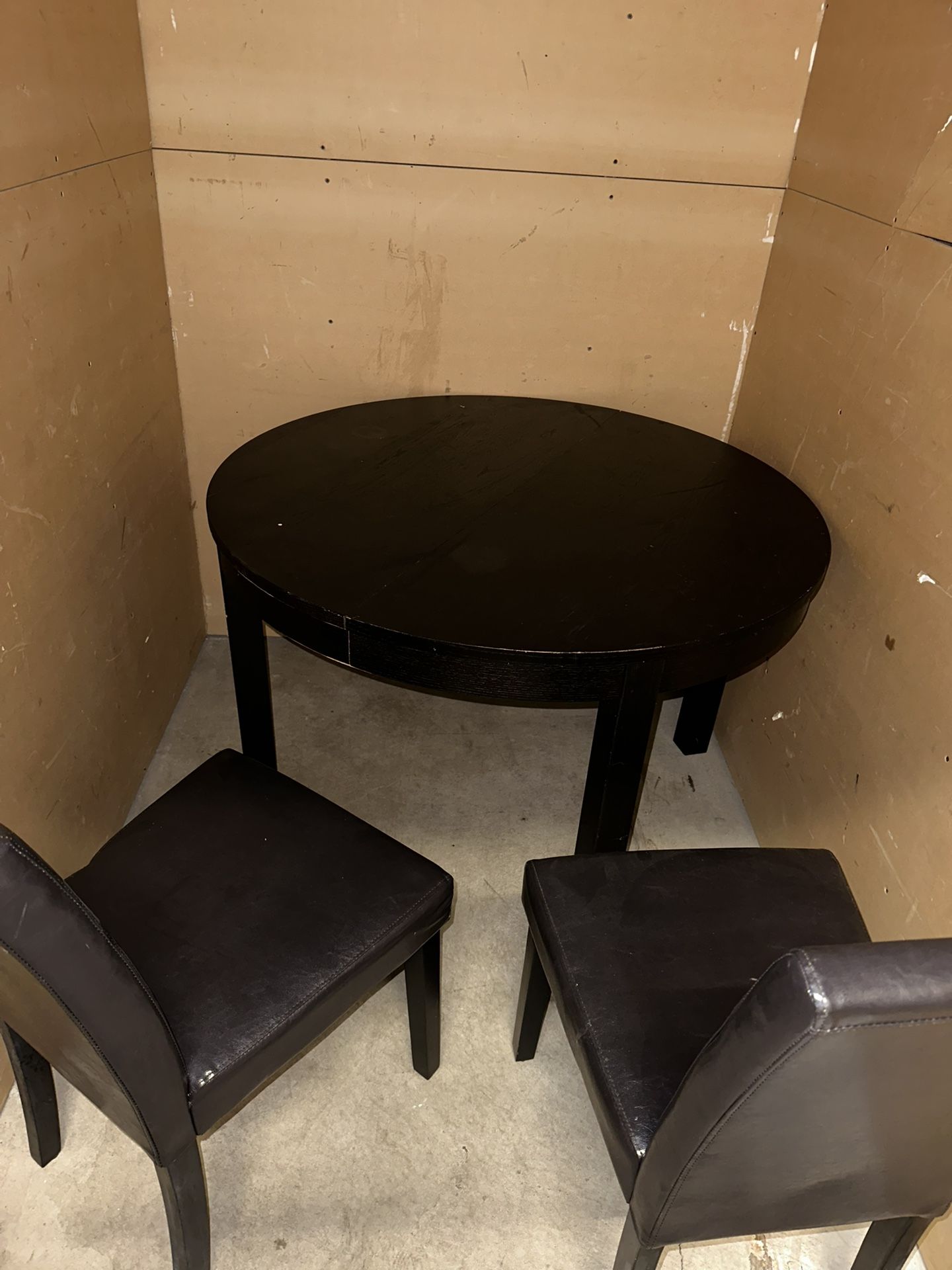 Expandable Dining Table With chairs 