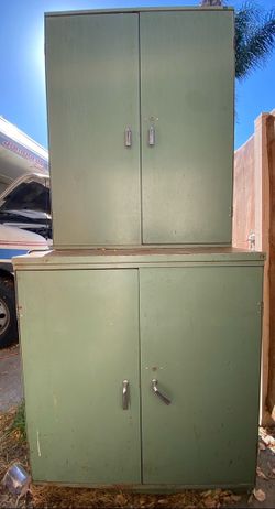 Metal cabinet with draws