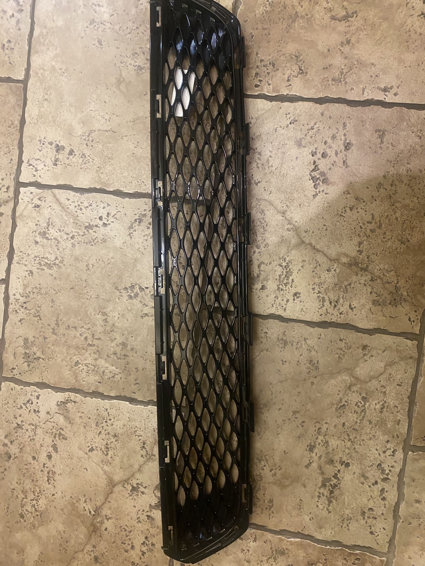 KIA Grill