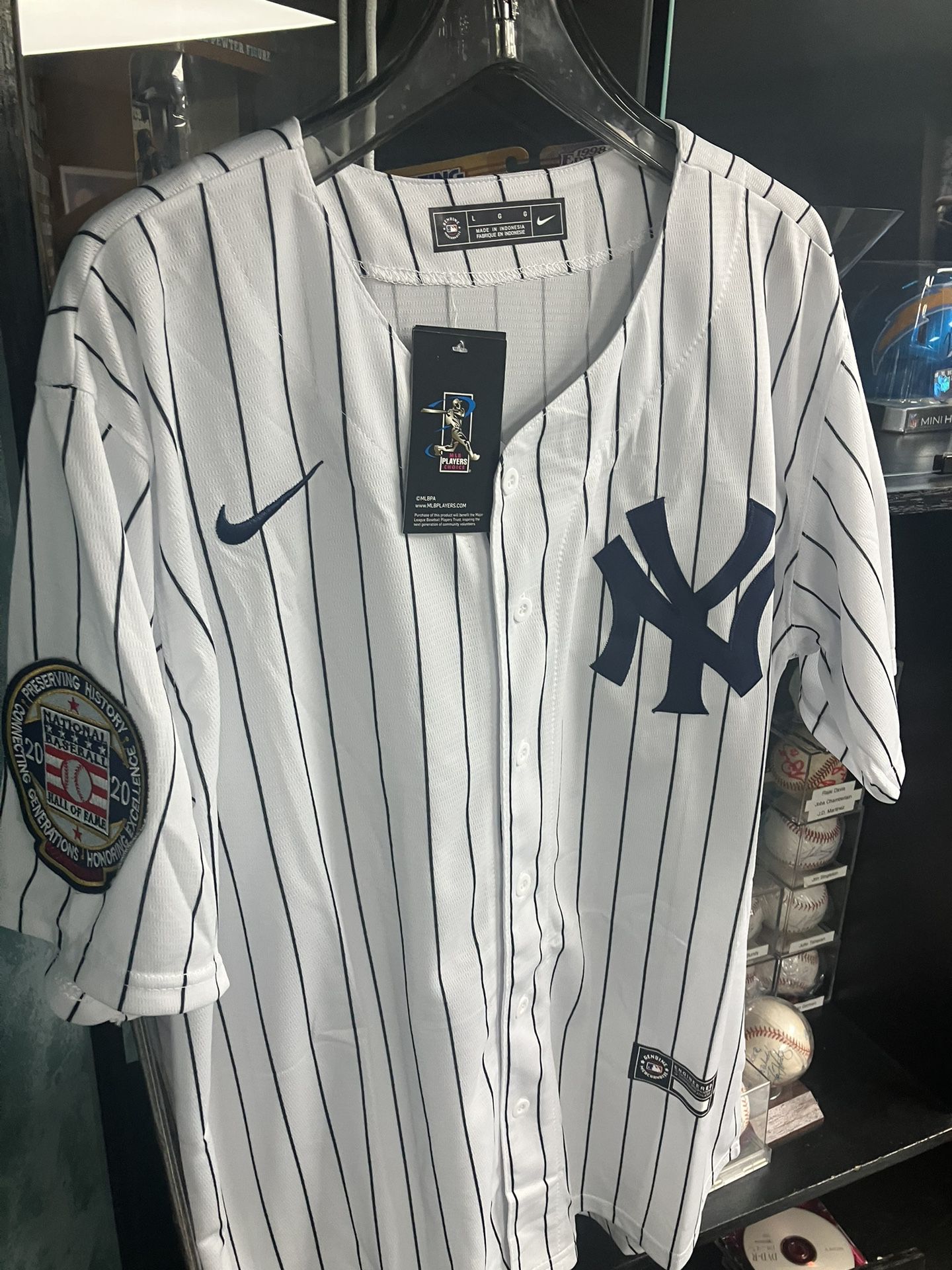 Derek jeter nike hall of fame edition nike jersey yankees mlb pinstriped  large for Sale in Montvale, NJ - OfferUp