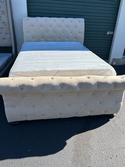 Queen size bed set cash only