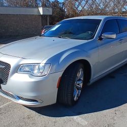 2019 Chrysler 300