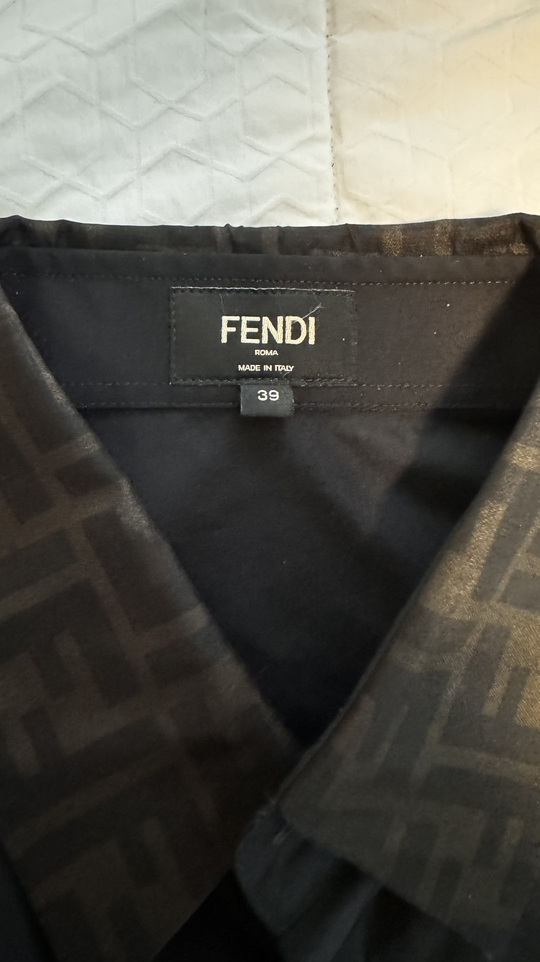 Fendi Men’s Dress Shirt Size 39, Black