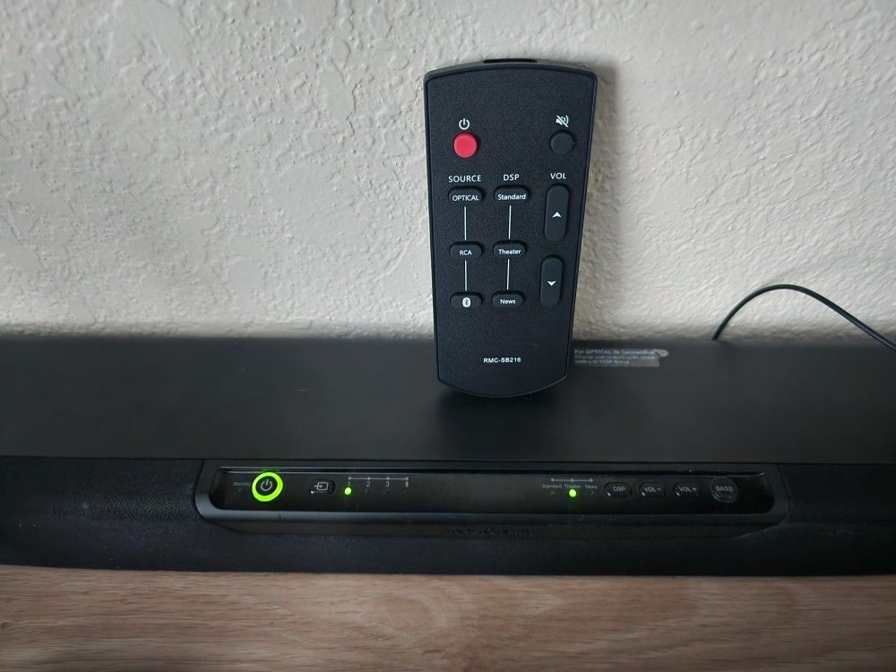 Soundbar and Remote !! MUST GO TODAY MOVING!!