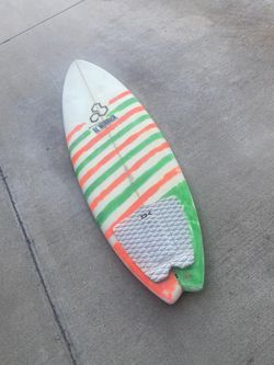 Surfboard 5’4”
