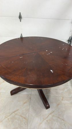 Dinner table and 4 chairs FREE