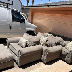Couches Set Of 4.  Gray Color.  $400 Delivered Available Small Fee 