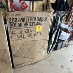 Goal Zero Yeti 200 W Foldable Briefcase, Solar Panels 2 Units