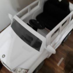 Toy, Mercedes Benz 6 volt battery operated car.