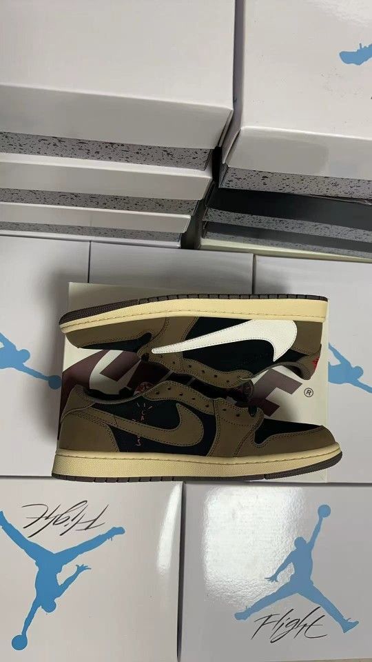 Travis Scott x Jordan Air Jordan 1 Low OG TS SP Hook 1.0 Original Edition Collaborative Shoe - Low Top Design - Retro Basketball Shoe - Men's Style -