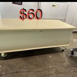 Vintage Cedar Chest/Bench 44”x19”x19”