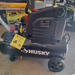 Husky8 Gal.​ 150 PSI Portable Electric Oil-​Free Horizontal Hotdog Air Compressor with Rubber Wheels and 1-​Quick Coupler