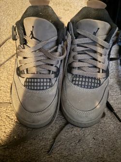 Gray Jordan’s size 11 in kids