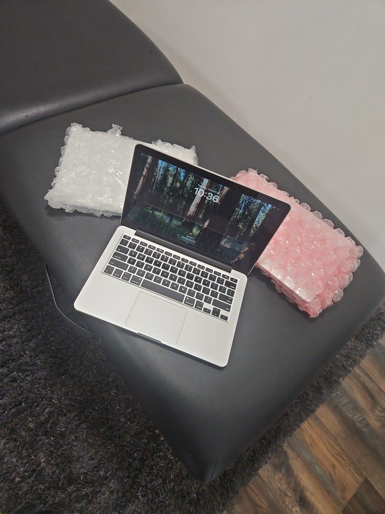 New Apple MACBOOK 2015