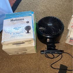 Holmes  Personal Air Purifier W/extra Filter Never Used Box Just Ruined  Works Great  