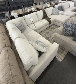 3Pc Sectional Available In Grey