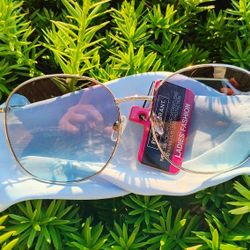 Foster Grant Sunglasses With Pouch 