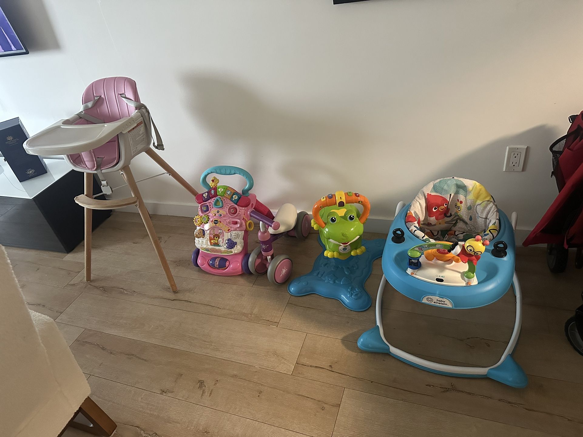 Baby Items Barely New