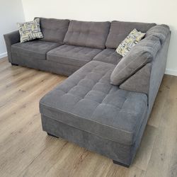 GREY SECTIONAL COUCH SOFA