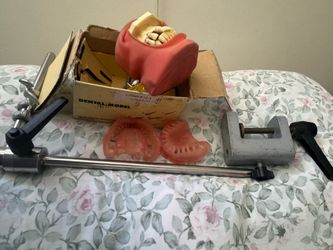 Used Nissin Typodont Teeth Model & 2 Mounting Pole & clamp