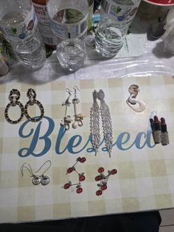 Women’s Fashion Jewelry Lot – Statement Earrings & Accessories