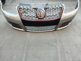 2006-2009 Volkswagen GTI complete front bumper with all the accessories OEM.