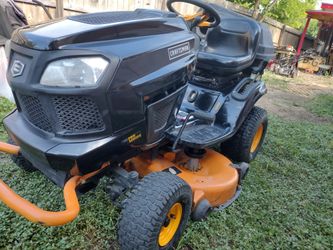 Ridingmower With Grass Catcher For The Fall Leaves!