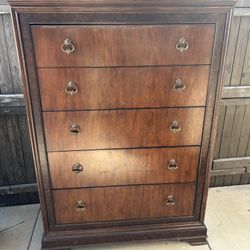 Bedroom Set Dress or With Night Stands 