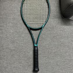 Wilson Blade V9 Tennis Racket 