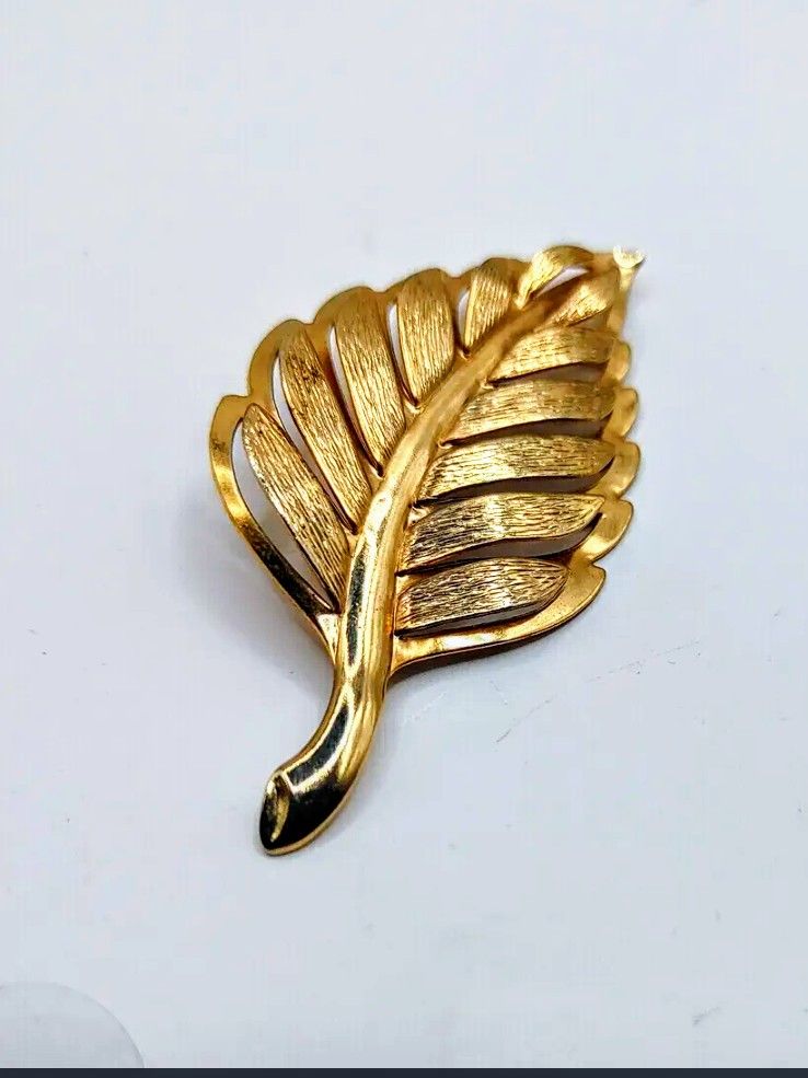 Gold Lead Brooch/Clip On/Pin/ Pendant