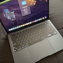 MacBook Air 13 Inch M3 2024