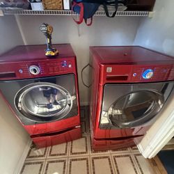 Washer And Dryer On Pedestal 