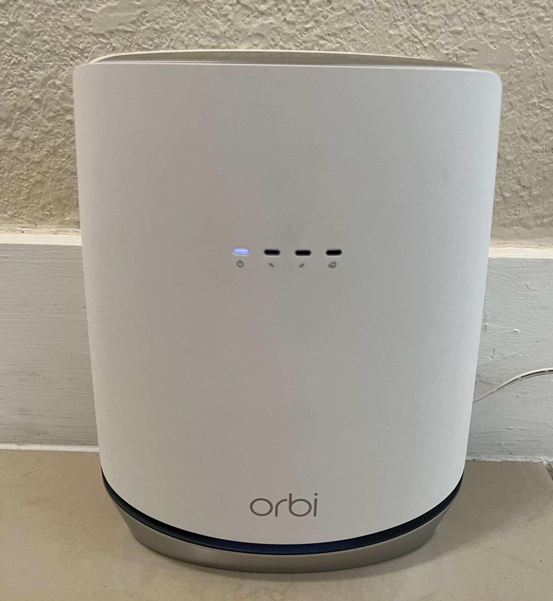 NETGEAR ORBI CBR750 CABLE MODEM & ROUTER
