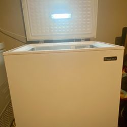 Magic Chef Chest Freezer