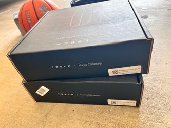 Tesla mobile charger