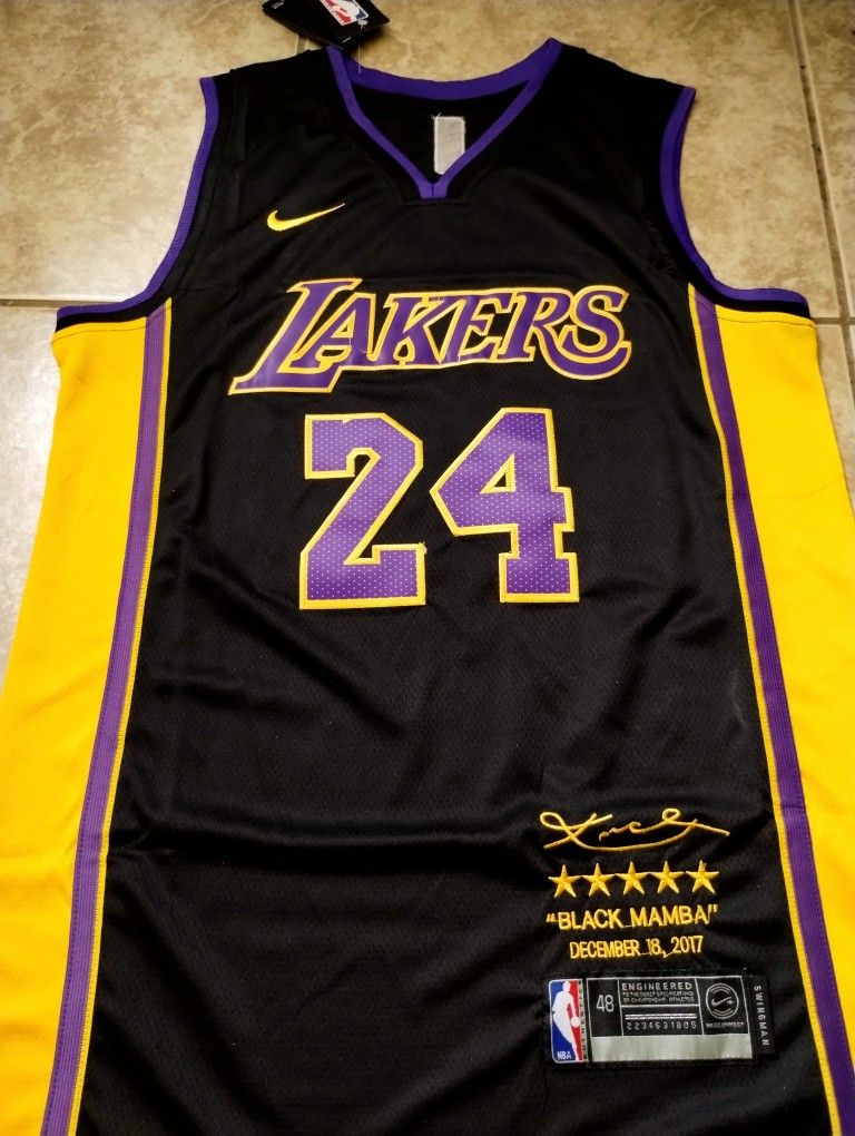 Kobe Bryant Lakers Jersey Size XL 