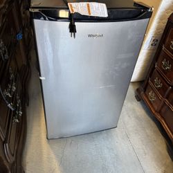 Whirlpool  4.3cu Mini Refrigerator $120